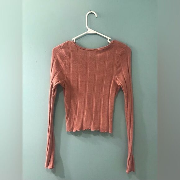 NWOT … MAY PINK “ Size: M” Long Sleeved Crop Top - Picture 2 of 5